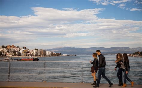 A Few Hours in Chalkida .